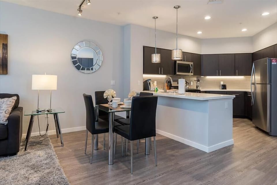 North Peninsula Menlo Park 1 Bedroom Dining Room