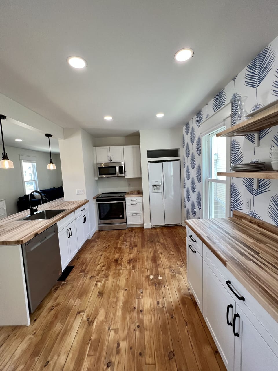 Kitchen with dishwasher/disposal/ice maker/convection oven, etc.