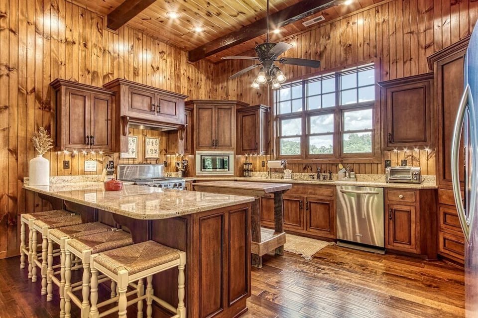 Bear Valley Lodge's fully equipped kitchen