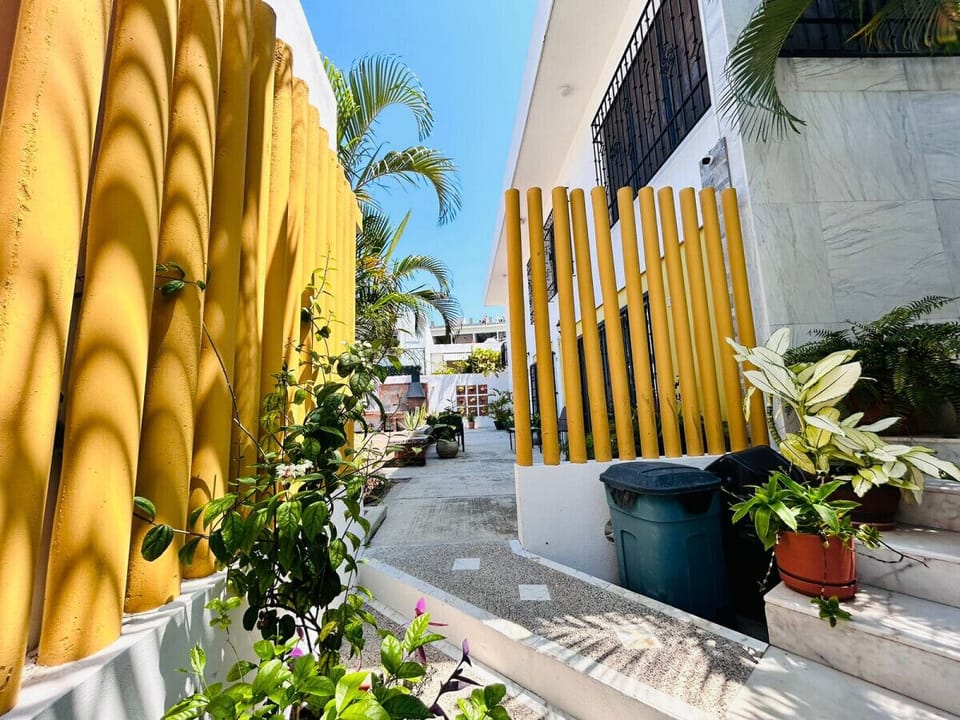 entrada al complejo