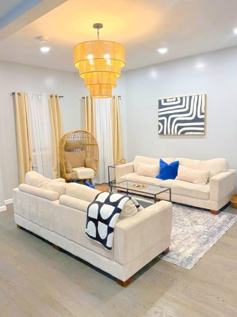 Living room : Comfy sofas + Hammock