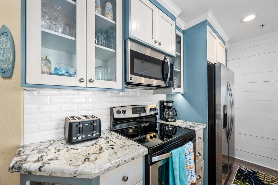 Full Size Stainless Appliances