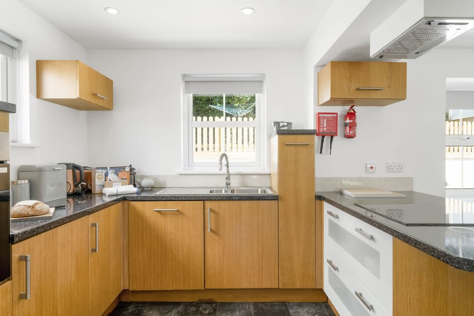 Rosevilla Farmhouse, Portreath. Ground floor: Well equipped kitchen great for cooking delicious meals in.