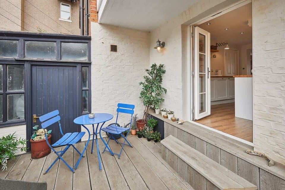 One Mulgrave Place, Whitby - Host & Stay