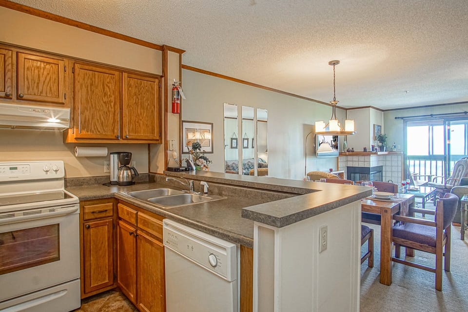 Full kitchen