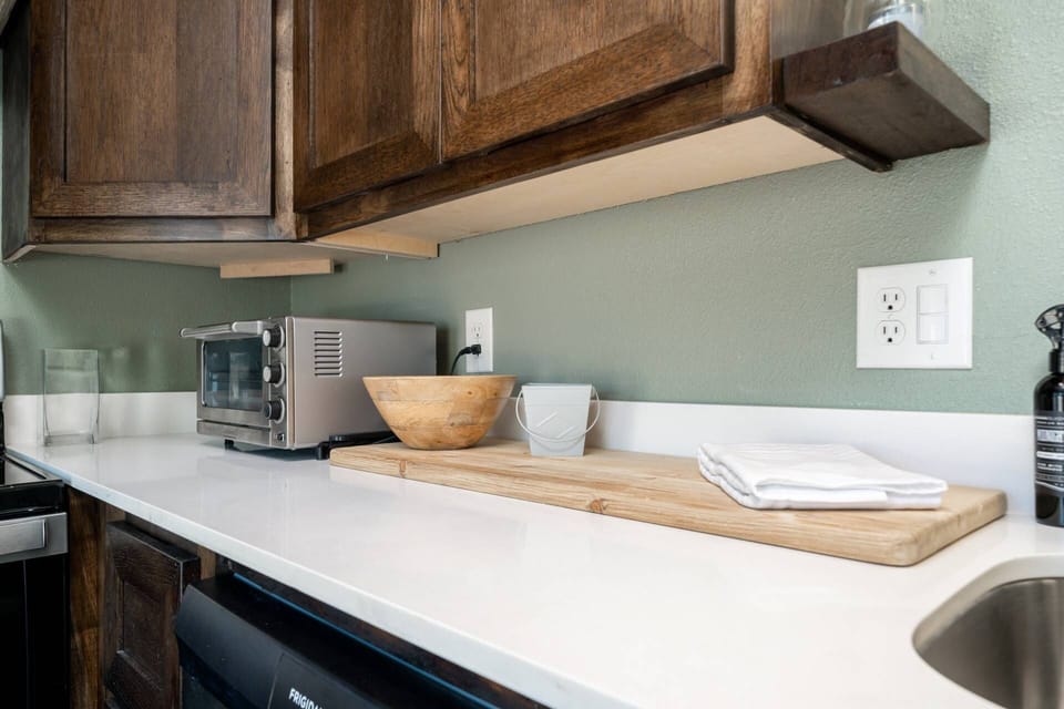 Kitchen Essentials Provided | Toaster | Drip Coffee Maker
