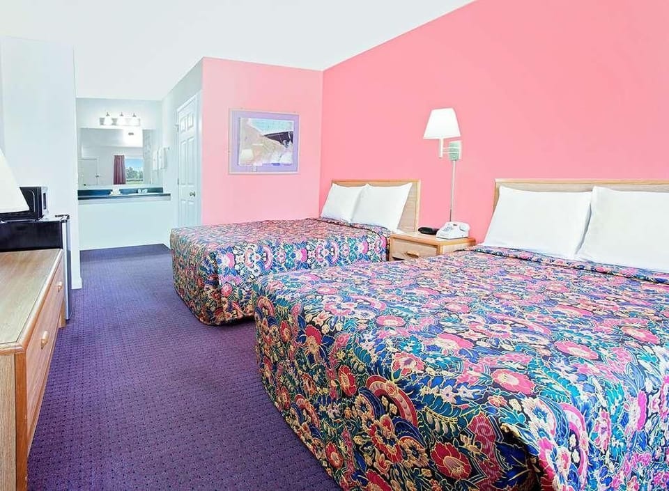 Exact unit will be assigned upon arrival. Views, colors and decor may vary.