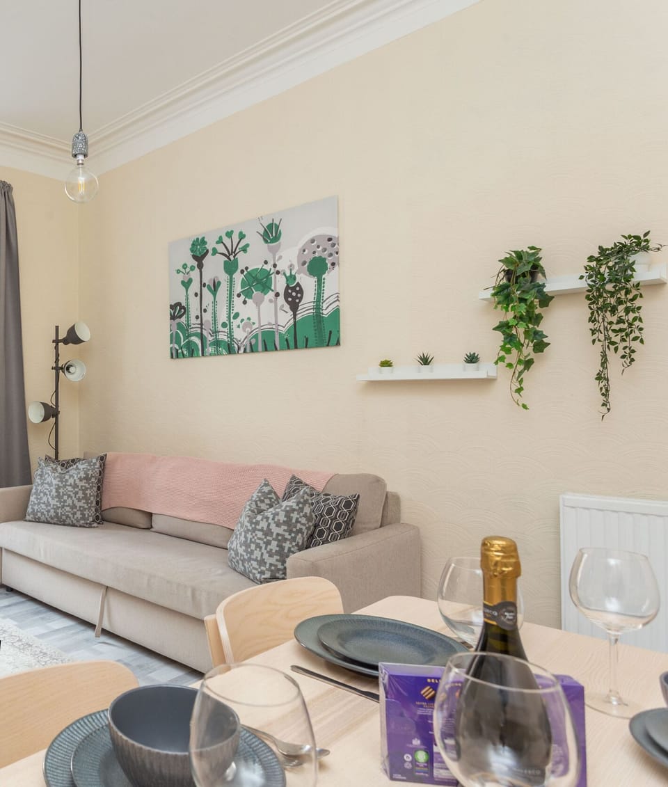 Living Room / Lounge