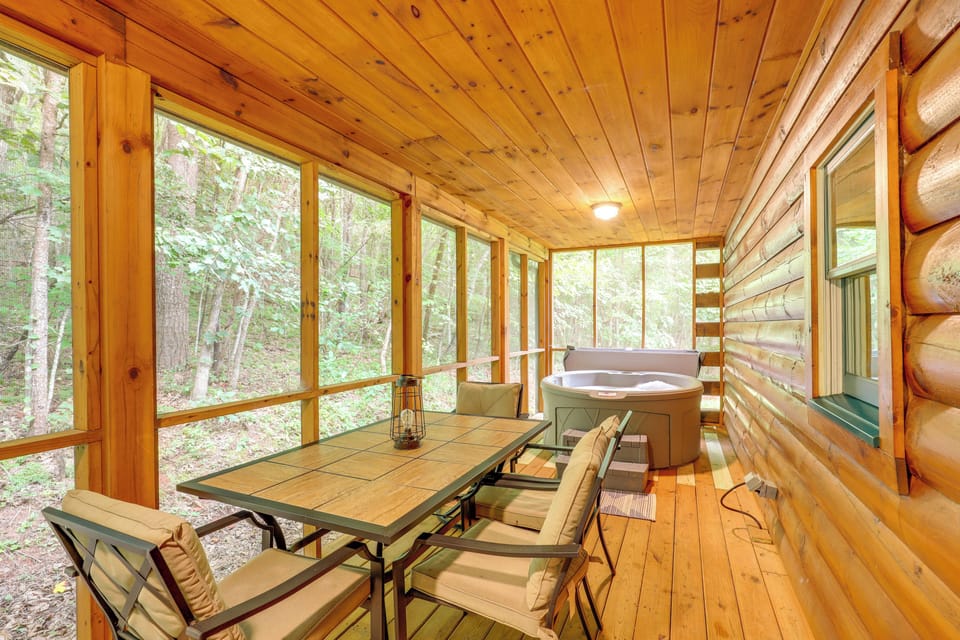 Screened Back Porch | Hot Tub