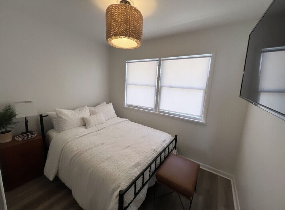 Bedroom 3 with full size bed and 40” roku tv