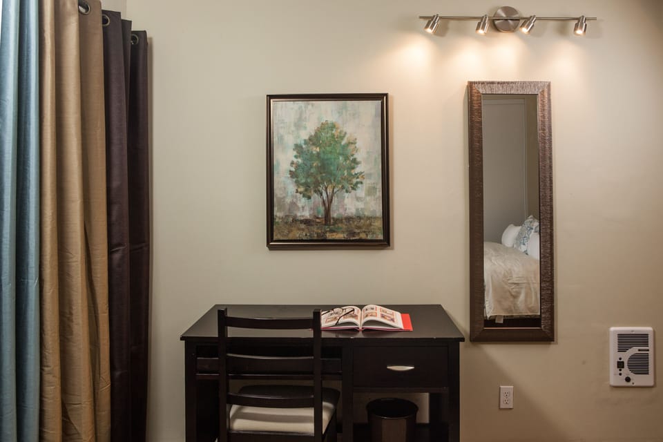 Master BR - desk, mirror, wall heater