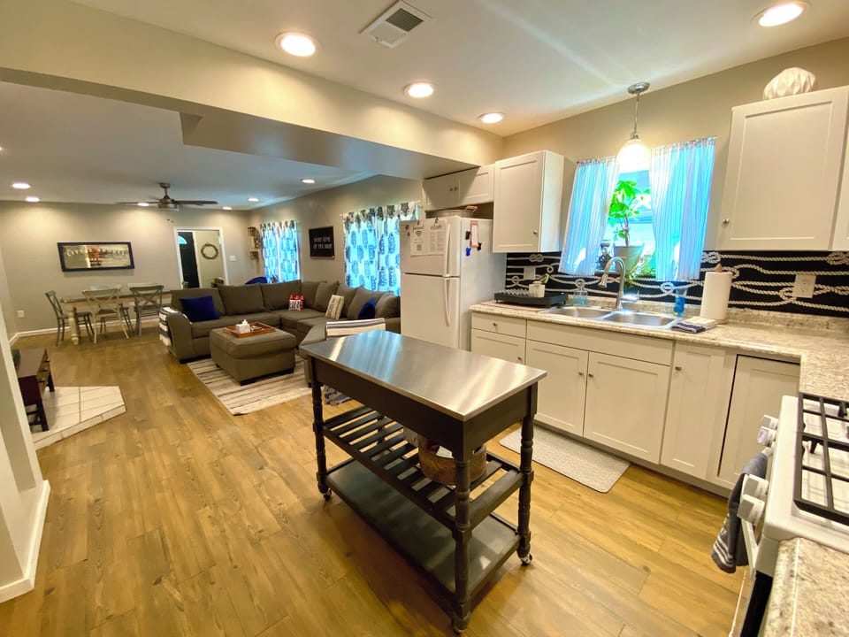 Open concept kitchen / living room / dining area for maximum family fun!