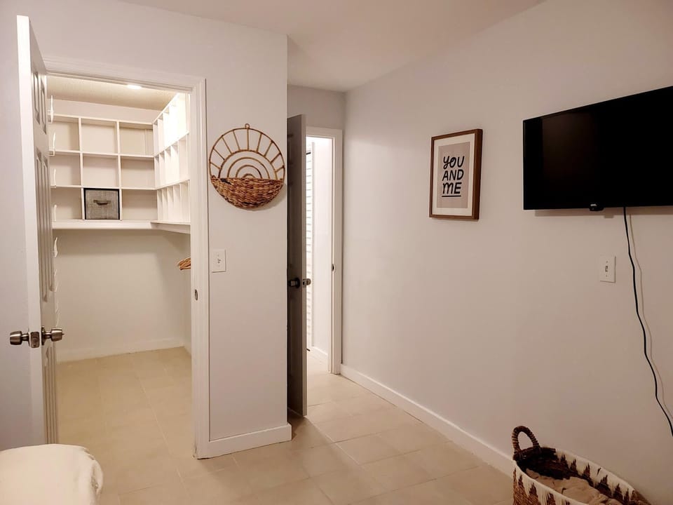 Master bedroom walking closet