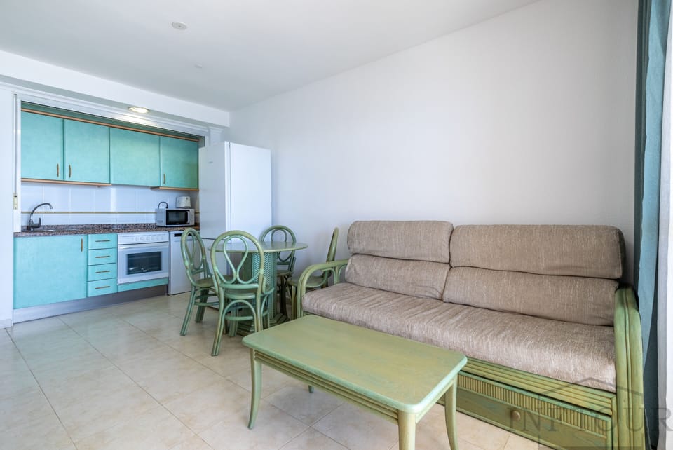 Communal lounge/ TV room,Kitchen or kitchenette,Dining area