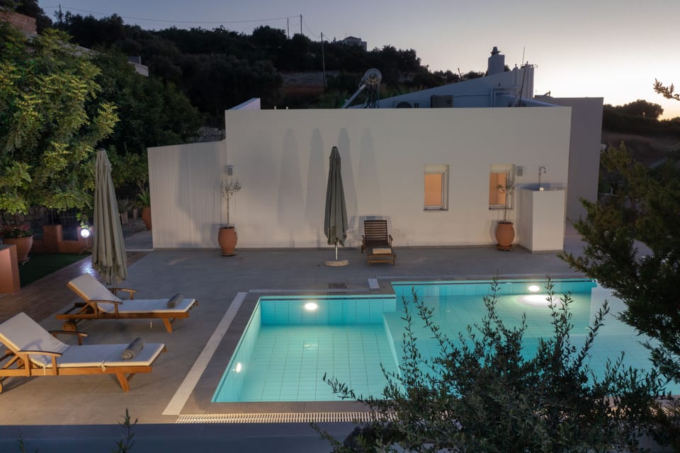 Felix villa swimming pool