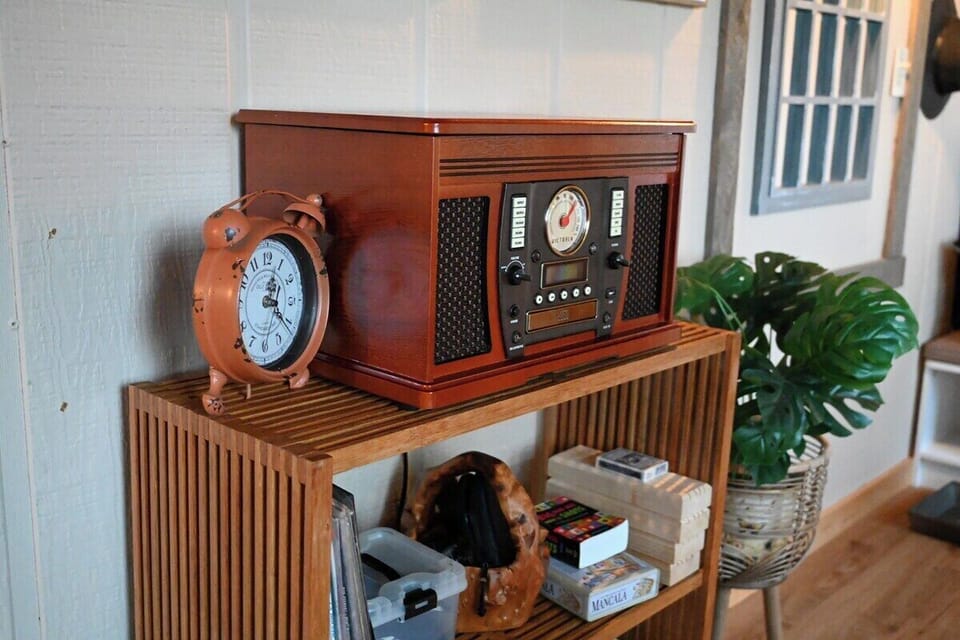 Nostalgic radio for your listening pleasure