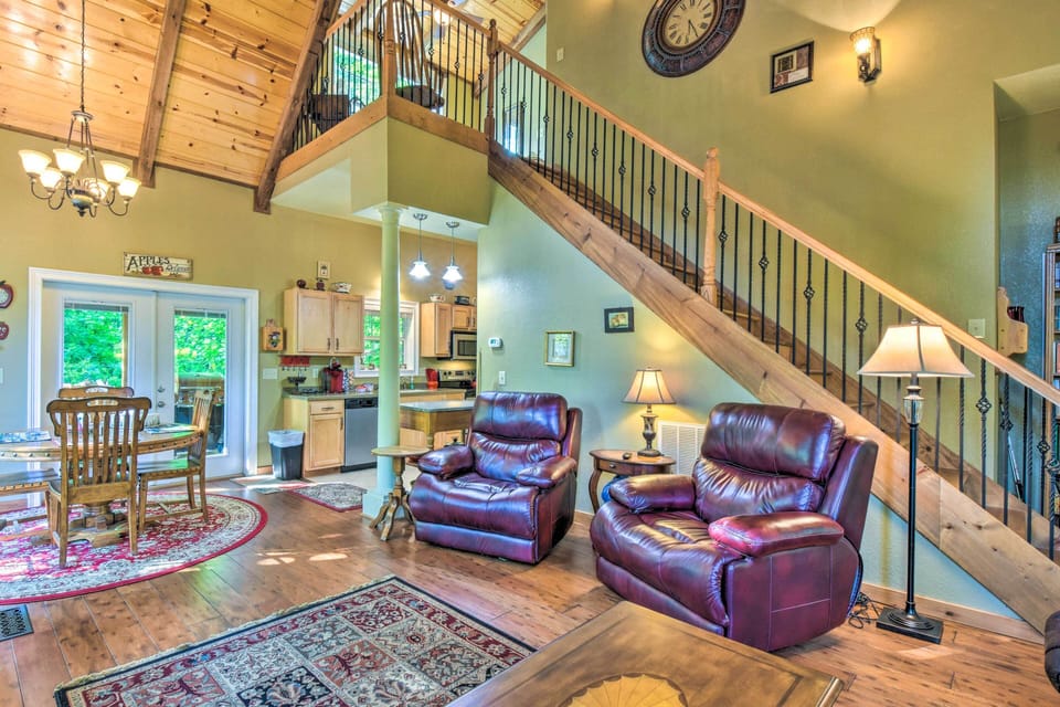Living Room | Full Sleeper Sofa