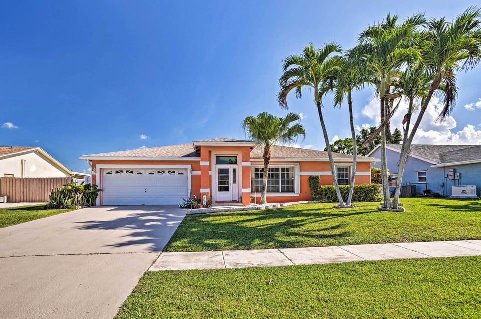 Royal Palm Beach Vacation Rental | 4BR | 3BA | 1,720 Sq Ft | 1 Exterior Stair