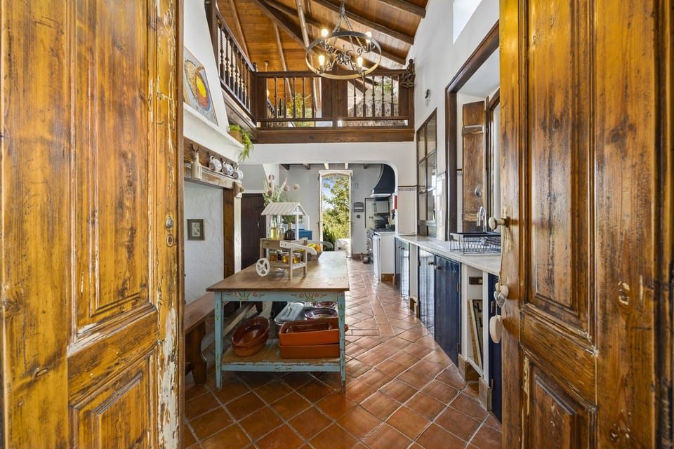 The kitchen with mezzanine and snug