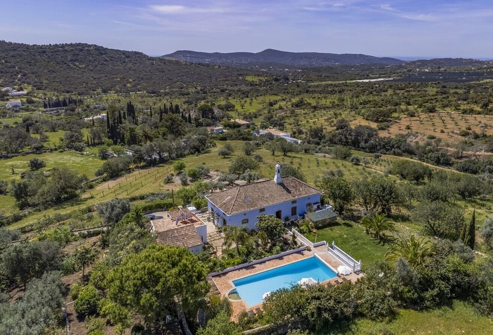 Your villa.........your pool...........your holiday. Seclusion!