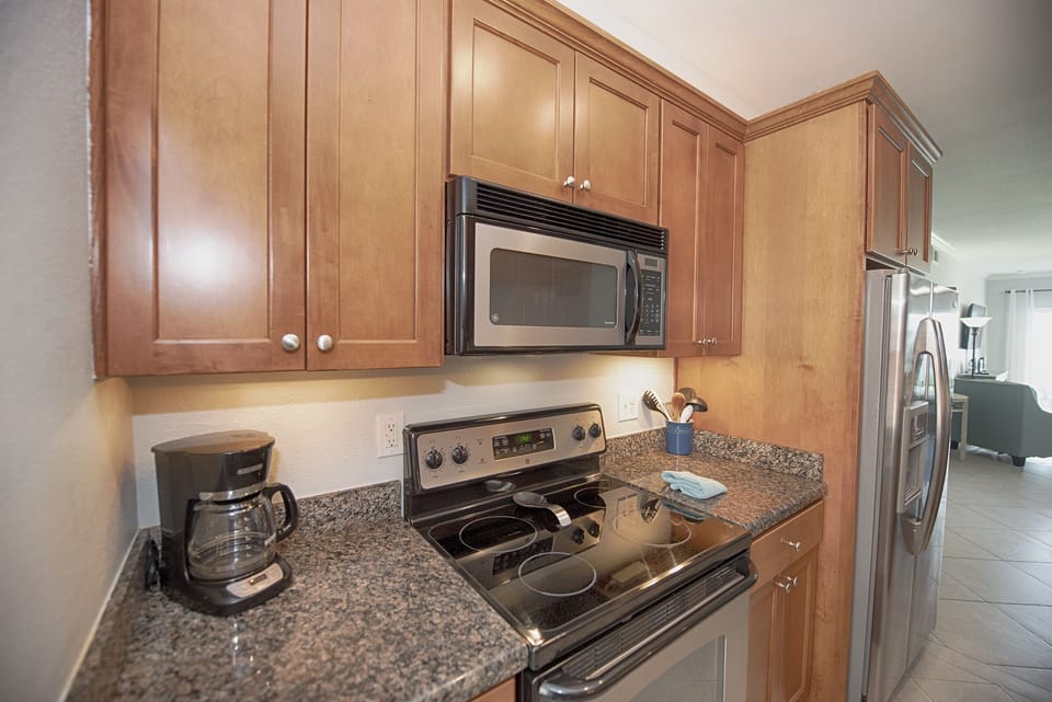 Seawall Kitchen 4