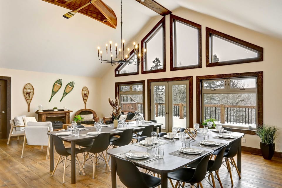 Dining room/salle a manger 