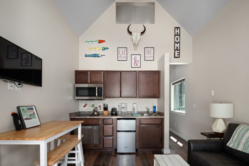 Living Room/Kitchenette