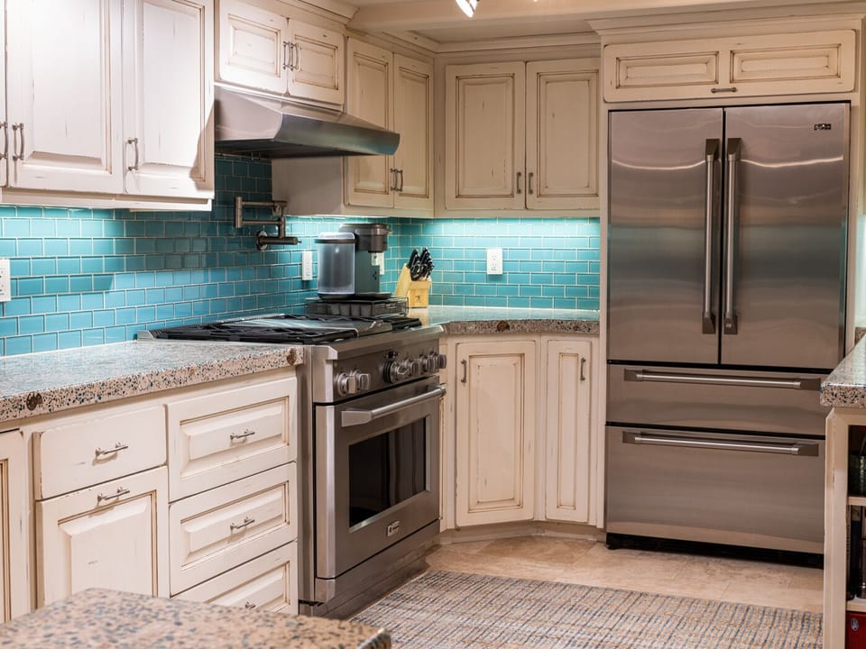 Kitchen (1)