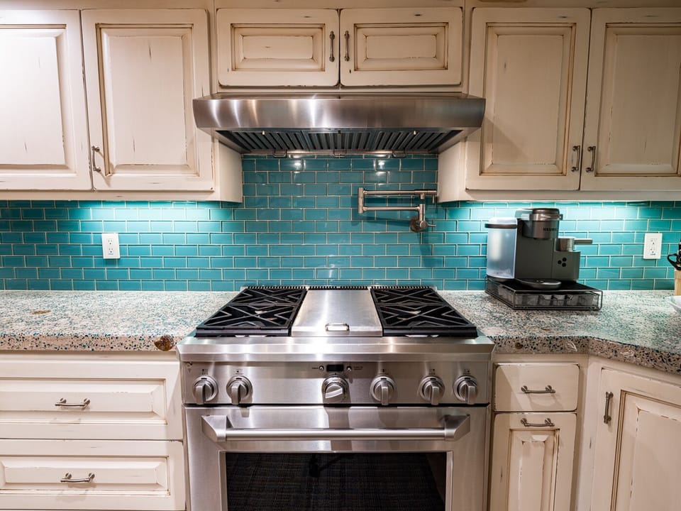 Kitchen (2)