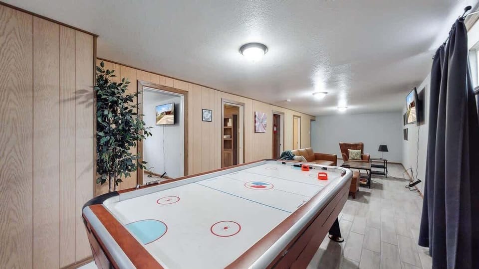 Fun air hockey table