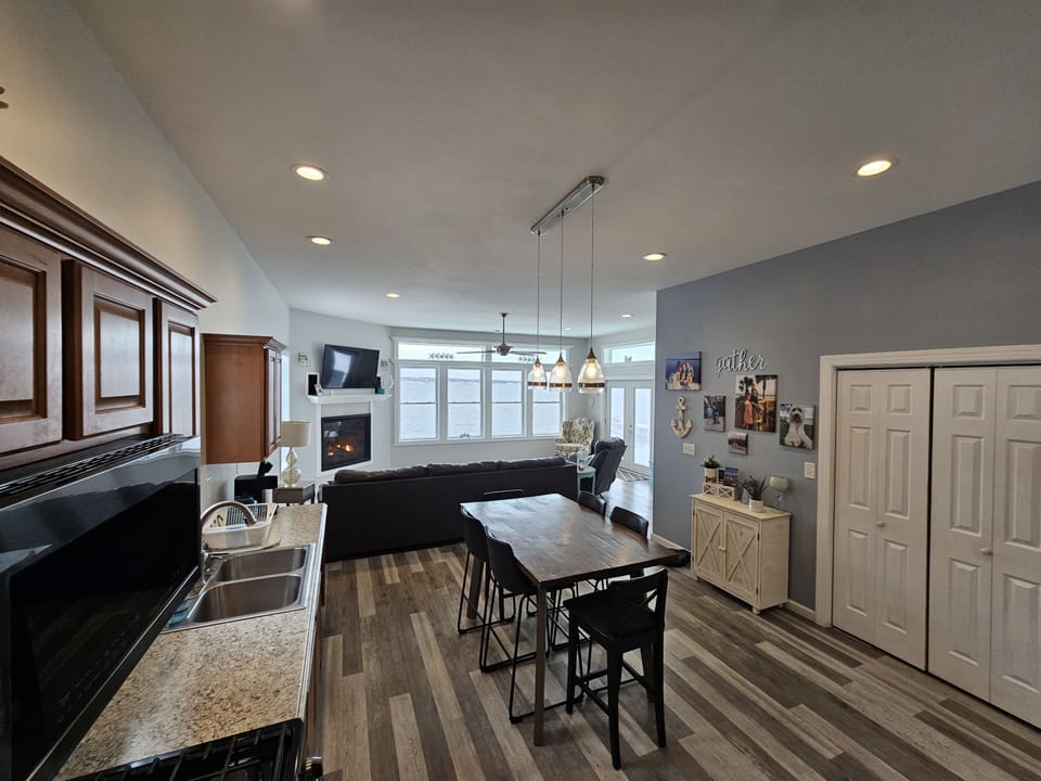 Kitchen-Livingroom