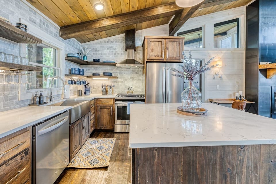 Fully Stocked Kitchen