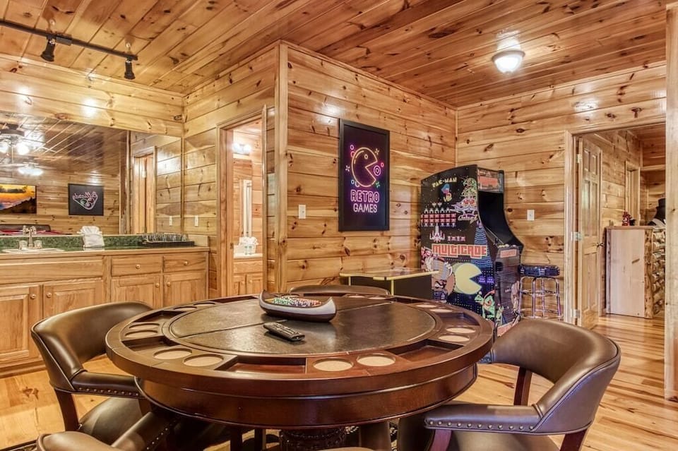 Four Bears Lodge's game area