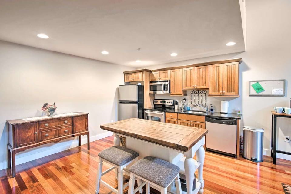 Seating at Island- ample space in this kitchen