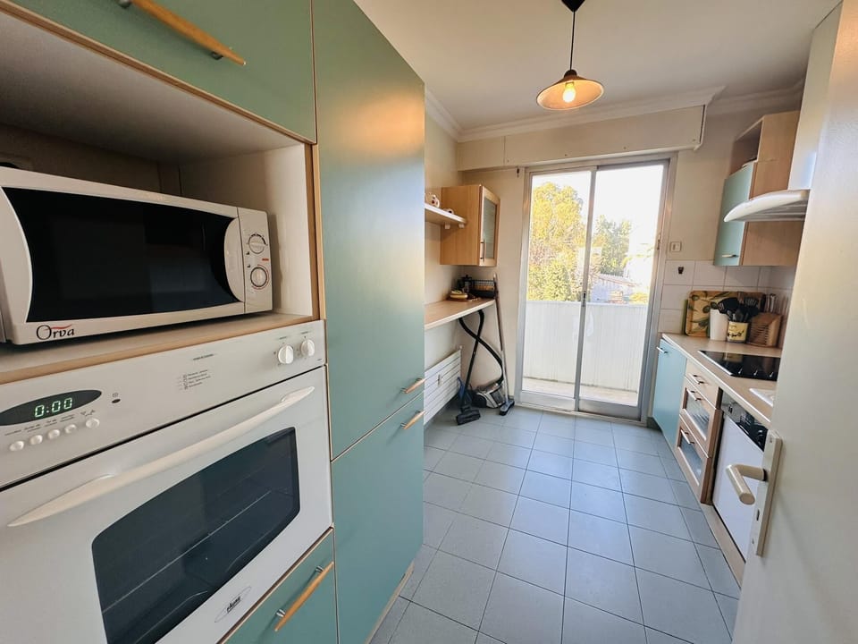 Well equipped kitchen