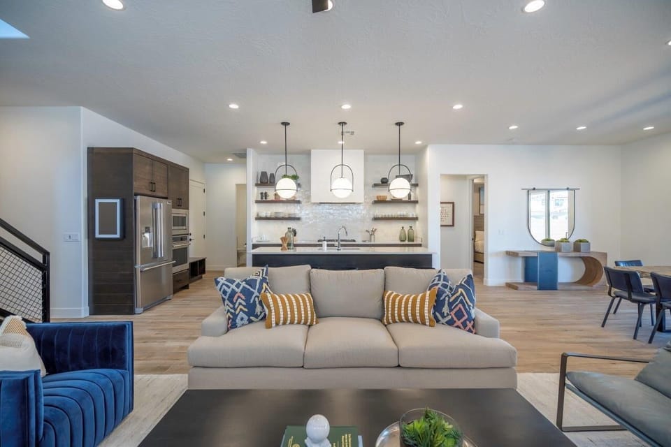 Kitchen/family room
