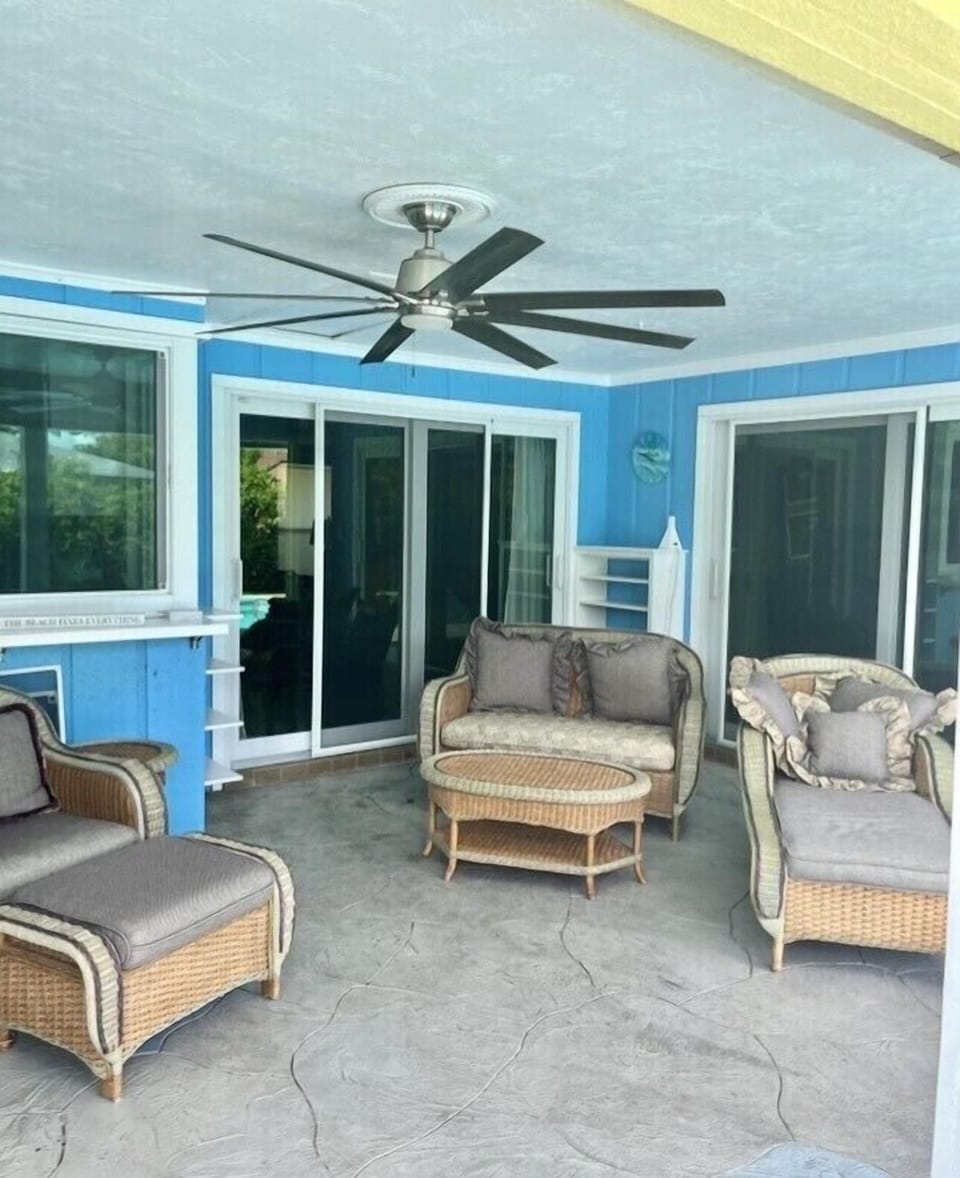 Lanai, with large screen TV