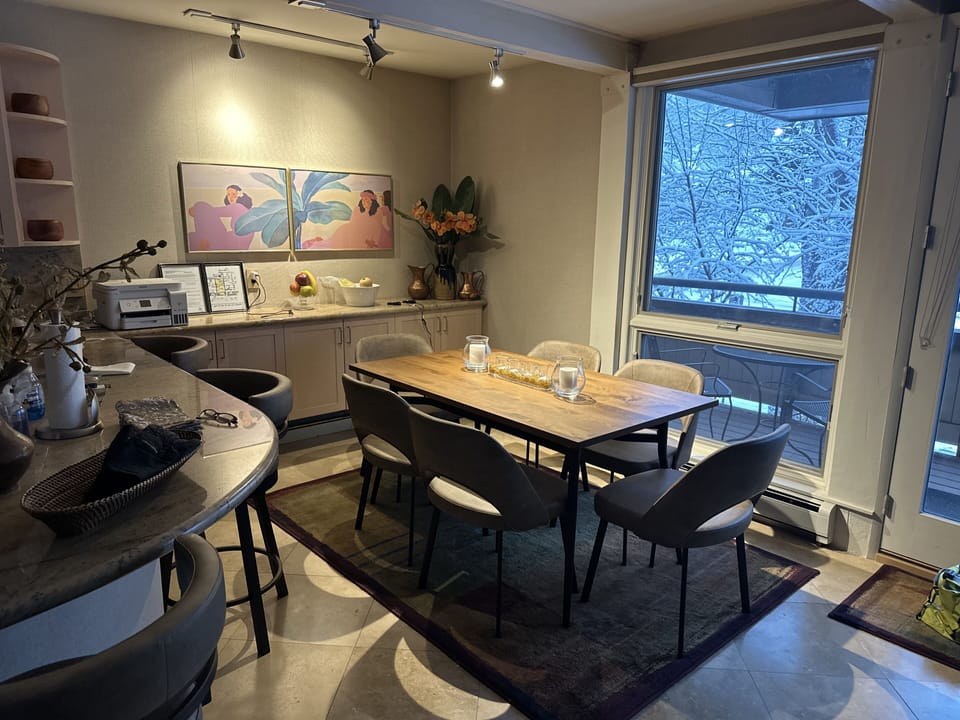 Dining area
