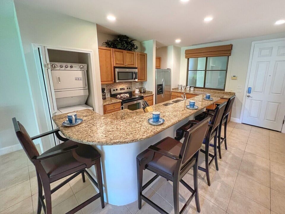 Breakfast bar seating for 4
