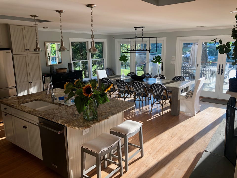 Beauiful kitchen and dining room