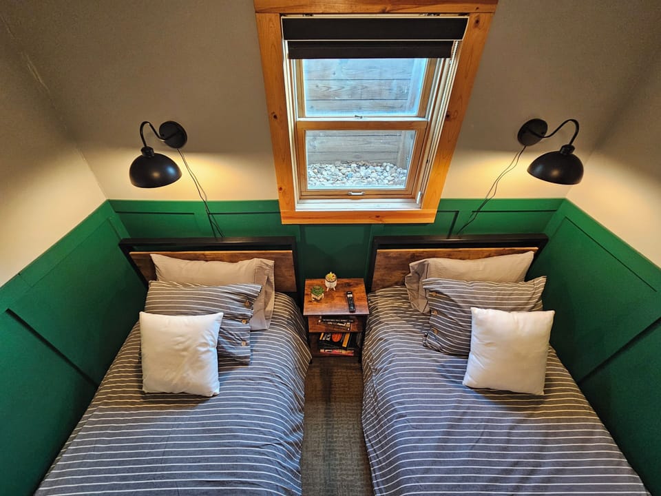 Downstairs 3rd Bedroom Twin Beds