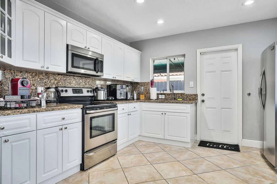 Full size kitchen #2 out of 2 - New refrigerator was replaced shown in next photo w