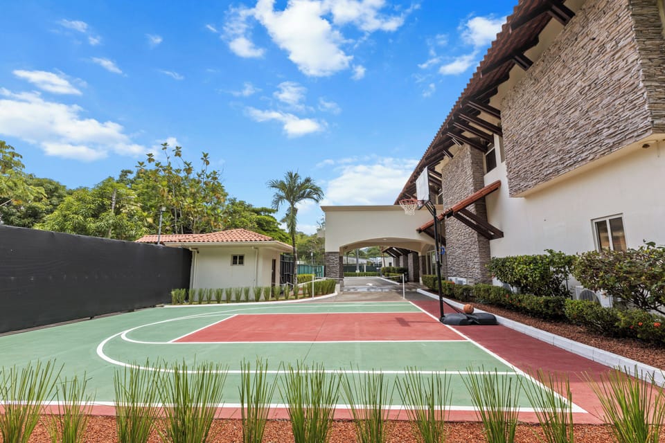Sport court