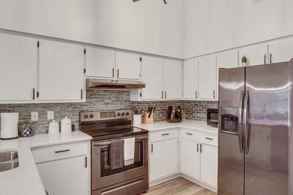 Kitchen | Cooking Basics | Complimentary Spices | Blender | Dishwasher