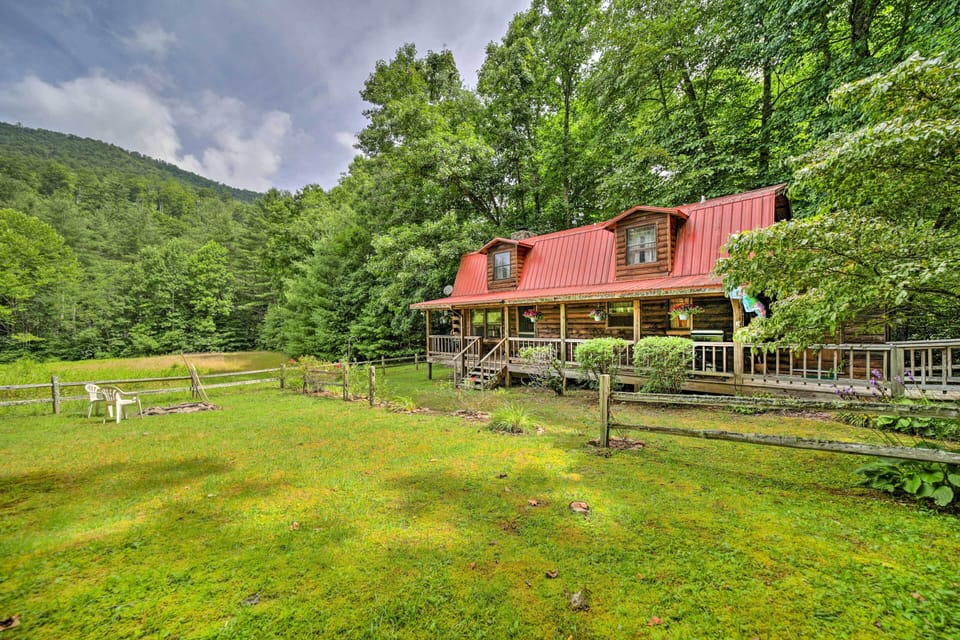 Highlands Vacation Rental | 2,168 Sq Ft | 3BR | 2.5BA | Step-Free Entry