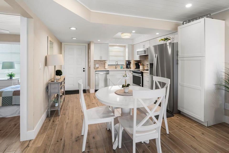 Kitchen and Entry