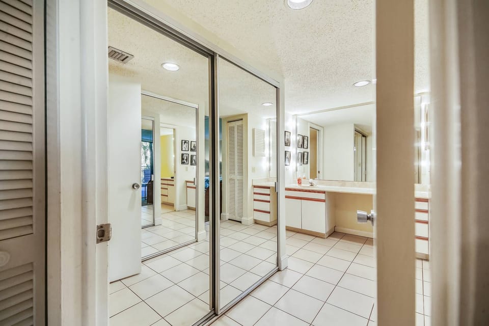 Spacious primary ensuite.