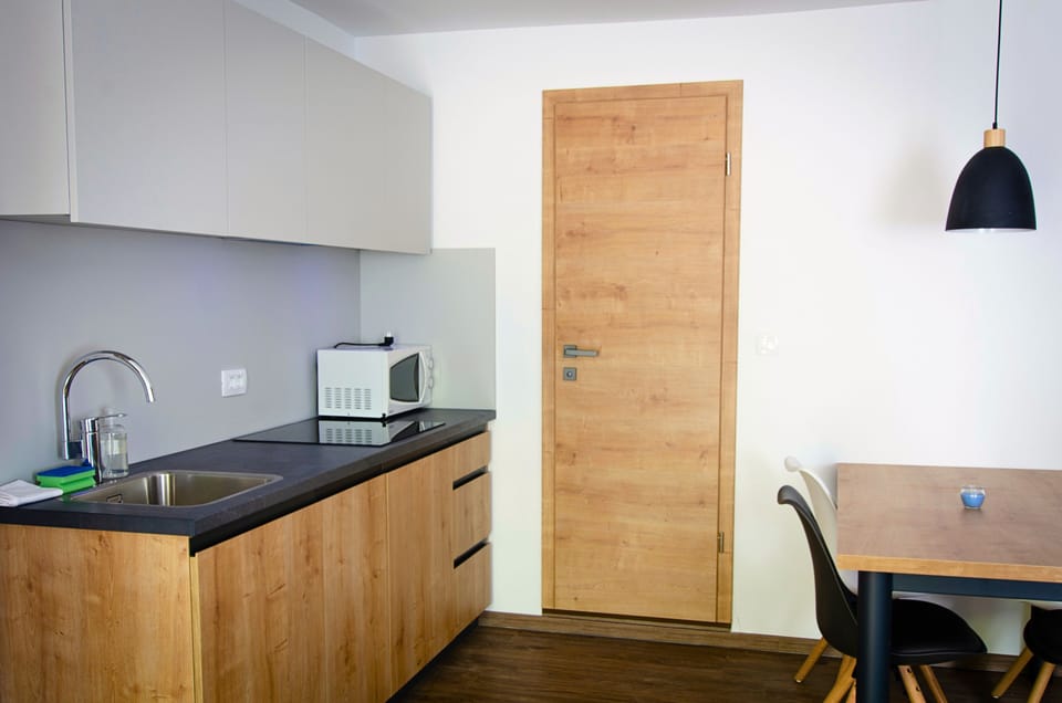 Kitchen and dining area.