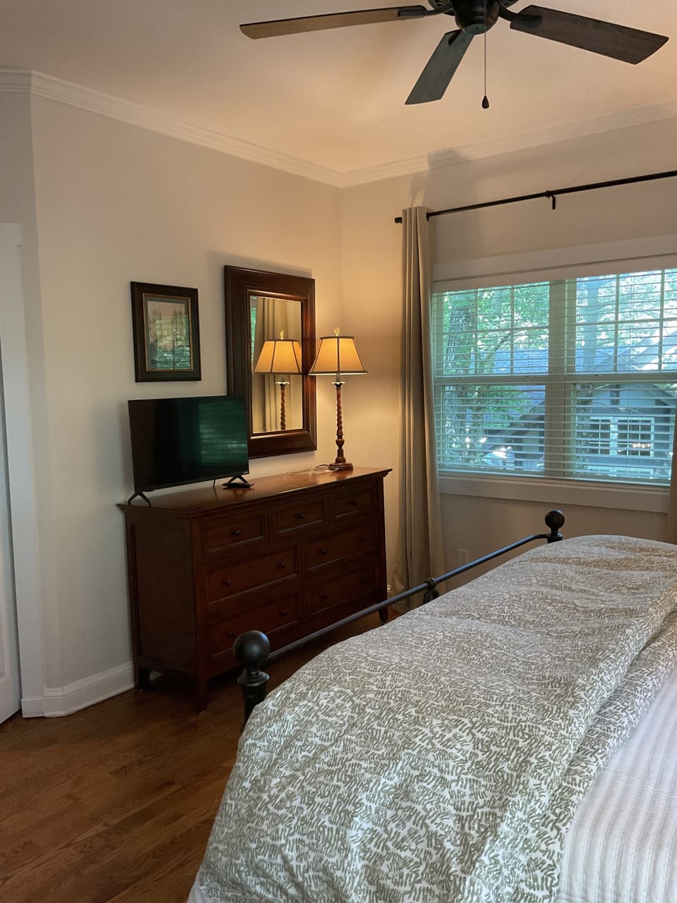 Plenty of storage & smart TV