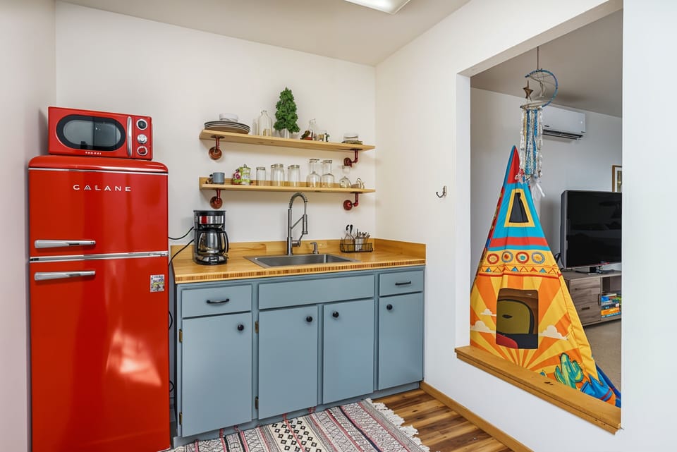 Indoors, Sink, Appliance, Refrigerator, Screen